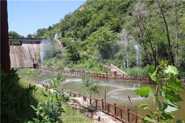 “荷風(fēng)送香氣，竹露滴清響”洛陽隆中重工2019年度員工旅游活動--登封大熊山仙人谷一日游